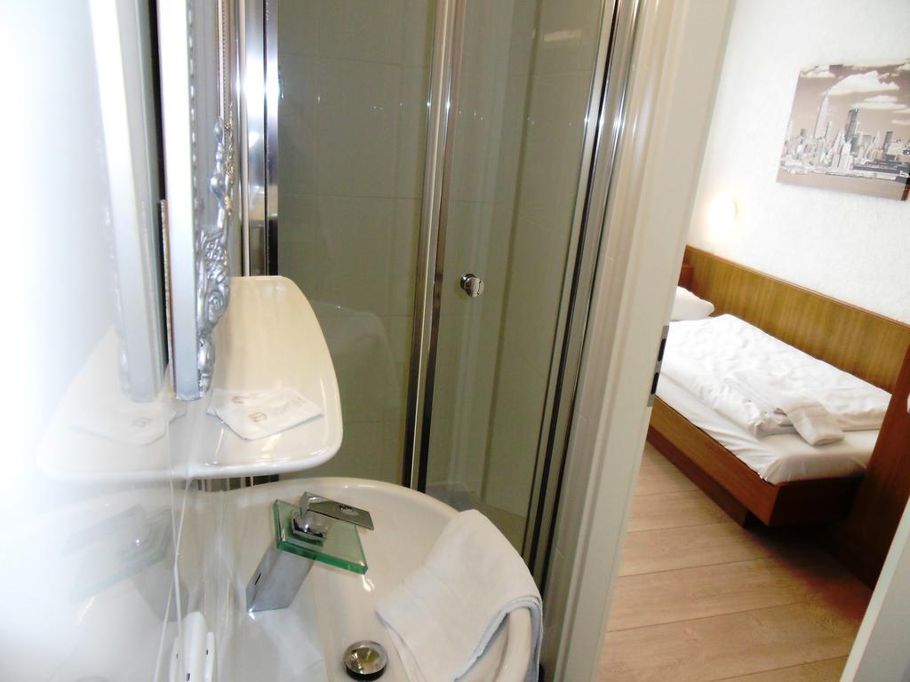 Hotel Linnert Weiterstadt Pokoj fotografie