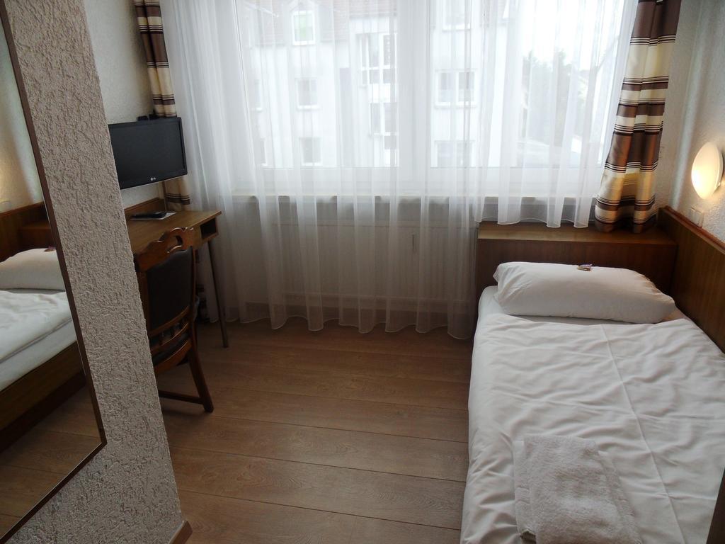 Hotel Linnert Weiterstadt Pokoj fotografie